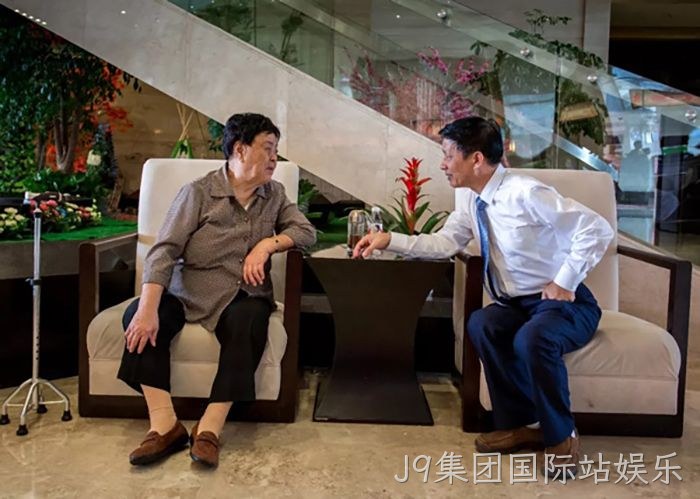汪月霞率“六连”老战士来J9集团国际站娱乐参观指导 汪月霞率“六连”老战士来J9集团国际站娱乐参观指导