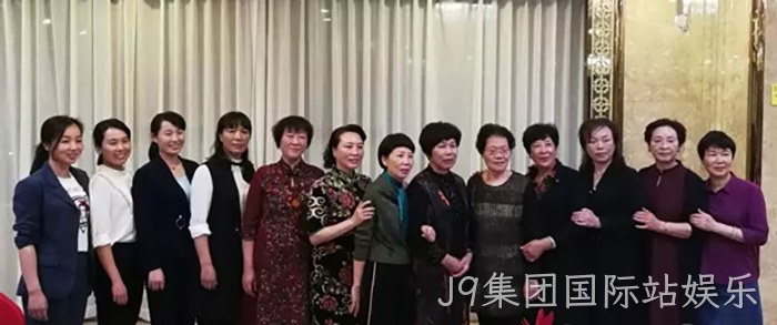 汪月霞率“六连”老战士来J9集团国际站娱乐参观指导 汪月霞率“六连”老战士来J9集团国际站娱乐参观指导